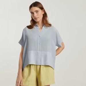 Everlane Washable Clean Silk Short-Sleeve Square Shirt in Color Sky